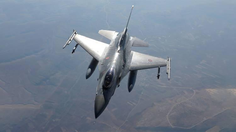 <p>İnsansız savaş uçakları; hızlı gelişimleri, yetenekleri, maliyet etkinlikleriyle F-35'e yönelik yüksek maliyet ve teknik sorunlara ilişkin eleştirilerin artmasına yol açıyor. Tüm bu gelişmeler F-35 programının uzun vadeli sürdürülebilirliğinin sorgulanmasına neden oluyor.</p>
<p> </p>