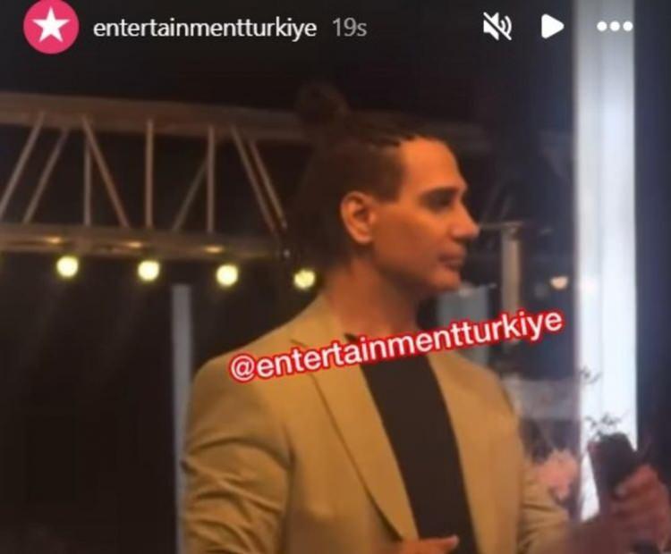 <p>Büyük imaj değişikliğine giden Doğuş'un yeni halini bazı sosyal medya kullanıcıları kesin preuk takmıştır diye yorum yaparken bazıla kullanıcılar ise yakışmamış yorumunda bulundu</p>