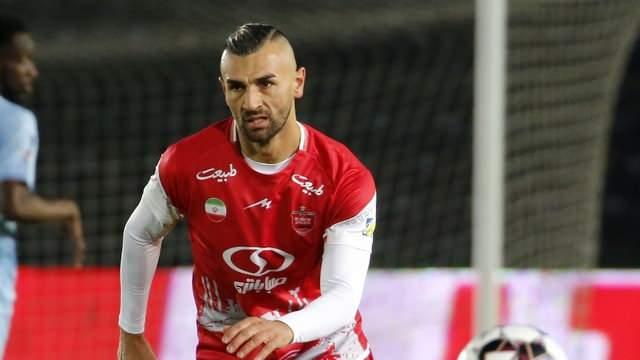 <p>Sadık Çiftpınar ve Caner Erkin transferleriyle dikkat çeken Sakaryaspor, şimdi de Serdar Dursun'u listesine yazdı.<br />
<br />
Süper Lig'i hedefleyen ekip, tecrübeli golcüyle temaslarını sıklaştıracak.<br />
<br />
(FOTOMAÇ)</p>