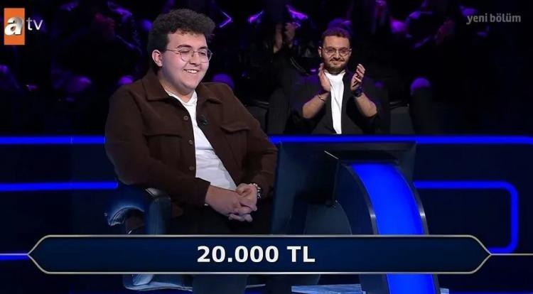 <p><span style="color:#000000"><strong>19 yaşındaki yarışmacı, ilk baraj sorularının ardından ikinci baraj sorusuna kadar gelmeyi başardı. </strong></span></p>