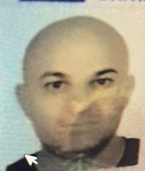 <p>Edinilen bilgilere göre, Uşak istikametinden Kula yönüne seyir halinde olan Rıdvan A. (36) yönetimindeki otomobil, Yurtbaşı Mahallesi girişinde bir lokantanın önünde park halinde bulunan 26 AKH 517 plakalı tıra arkadan çarptı.</p>
<p> </p>
<p> </p>
