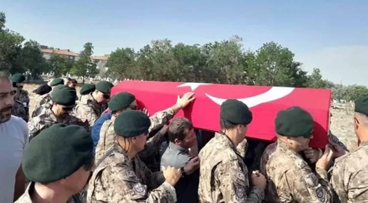 <p><strong>22 yaşındaki</strong> genç polisin, kazadan bir süre önce yayınladığı video, ölümünden sonra sosyal medyada geniş yankı bulmuştu.</p>