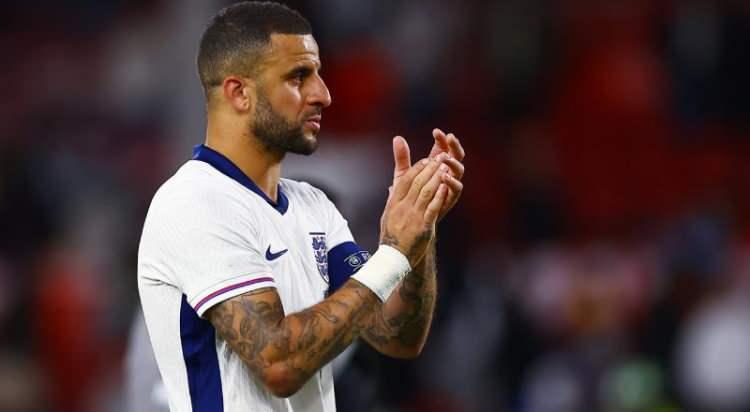 <p>Fenerbahçe, Kyle Walker ısrarını sürdürüyor.<br />
<br />
35 yaşındaki tecrübeli oyuncuya teklifini yenileyen sarı lacivertliler görüşmelerine devam ediyor.<br />
<br />
(FOTOMAÇ)</p>
