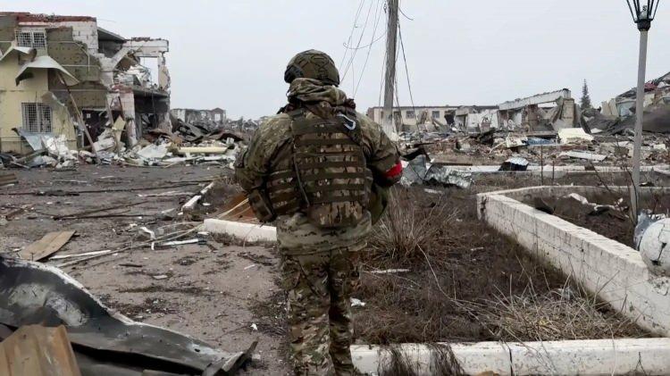 <p>Geçtiğimiz Pazar günü gece saatlerinde Ukrayna, savaşın başlangıcından bu yana fırlatılan mühimmat sayısı bakımından en büyük hava bombardımanında bir F-16 savaş uçağını ve pilotunu kaybetti.</p>