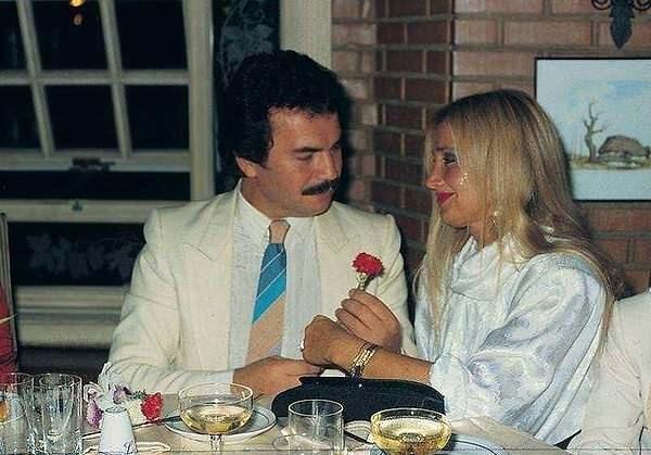 <p><span style="color:#000000">Orhan Gencebay, 50 yıllık eşi Sevim Emre'nin doğum gününü yazdığı duygusal bir mektupla kutladı.</span></p>