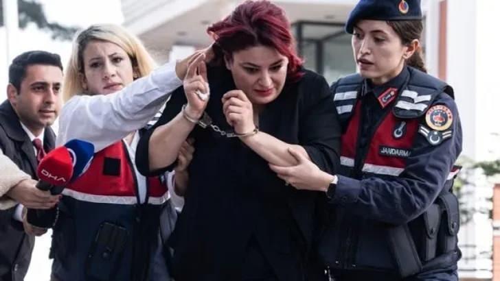 <p>Savcı Yavuz Engin'in tehdit edilmesine ilişkin düzenlenen ilk operasyonda gözaltına alınan 12 şüpheliden 5'inin tutuklanması kararlaştırılmıştı.</p>
<p> </p>