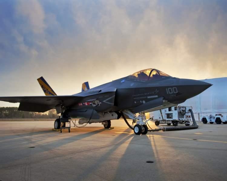 <p>Özellikle F-35 savaş uçağı programına Türkiye'nin yeniden katılımı üzerine yaptığı değerlendirmeler hem İsrail hem de Yunanistan medyasında geniş yankı uyandırdı.</p>

<p> </p>

