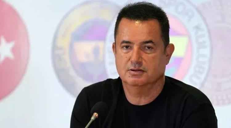 <p>TV 8 ve Exxen'dedi bazı futbol maçlarında yasadışı bahis reklmaı yaptığı gerekçesiyle Acun Ilıcalı hakkında <strong>"yasa dışı bahis reklamı yaparak insanları teşvik ettiği" </strong>iddiasıyla dava açıldı. Ilıcalı için 5 yıldan 3 aya kadar hapis cezası talep edildi.</p>
