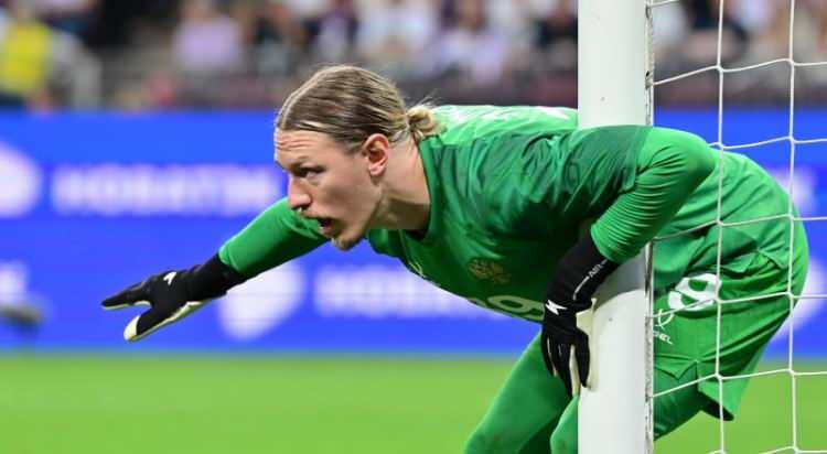 <p>Galatasaray'ın kaleci için listeye eklediği isimlerden biri de Matvey Safonov.<br />
<br />
Oyuncu, PSG'den kiralık olarak ayrılabilir.<br />
<br />
(AKŞAM)</p>