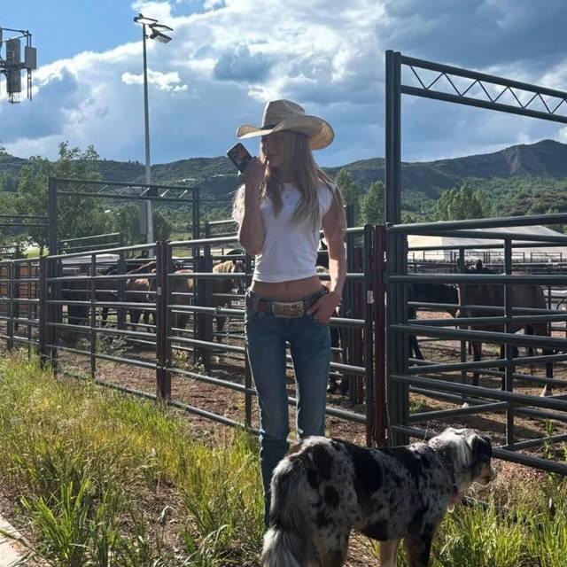 <p><em>Bella Hadid'in çiftlik paylaşımı</em></p>
