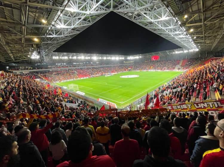 <p>Gaziantep Stadı (Gaziantep FK): 30.320</p>
