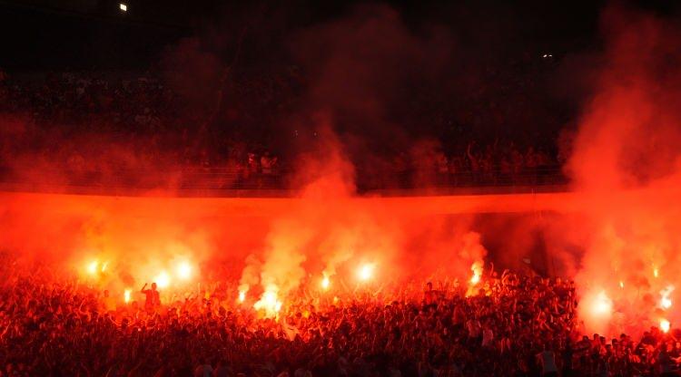 <p>Atatürk Olimpiyat Stadı (Fatih Karagümrük): 77.563</p>