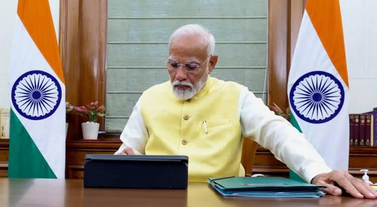 <p><strong><span style="color:#B22222">NARENDRA MODİ</span> | SHİVA'YA İNANIYOR</strong></p>
<p> </p>
<p>Hinduizm'e göre onların başlıca tanrılarından biri olup, Shaivite'lerin yüce tanrı olarak taptığı kişidir. (Heykel)</p>