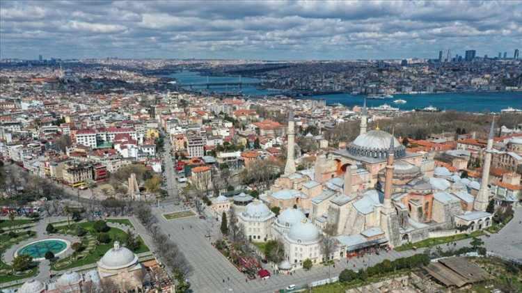 <p>4. Türkiye – 60.6 milyon</p>
<p> </p>