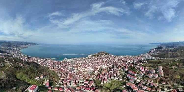 <p><span style="color:rgb(178, 34, 34)"><strong>Giresun</strong></span></p>
<p> </p>
<p>Genç nüfus oranı: Yüzde 12.4</p>