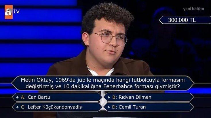 <p><span style="color:#000000"><strong>Ardından 500 Bin TL değerindeki soruyu açtırmaya hak kazanan yarışmacı, zorlu anlar yaşadı.</strong></span></p>