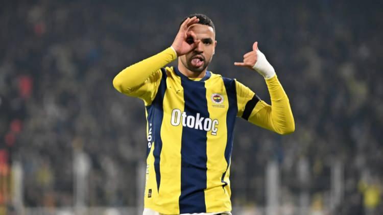<p>Teknik direktörlük koltuğuna Simone İnzaghi’yi oturtan Suudi Arabistan ekibi Al Hilal, Fenerbahçeli golcü En Nesyri için yeni teklif hazırladı.<br />
<br />
 </p>
