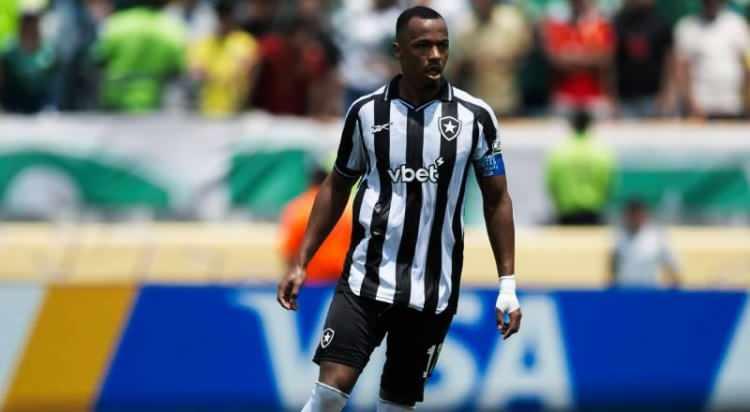 <p>Transferde rotayı Brezilyaya çeviren Beşiktaş, Botafogo'nun kaptanı Marlon Freitas ve Corithians'ın genç yeteneği Breno Bidon'a talip oldu.<br />
<br />
(HÜRRİYET)</p>