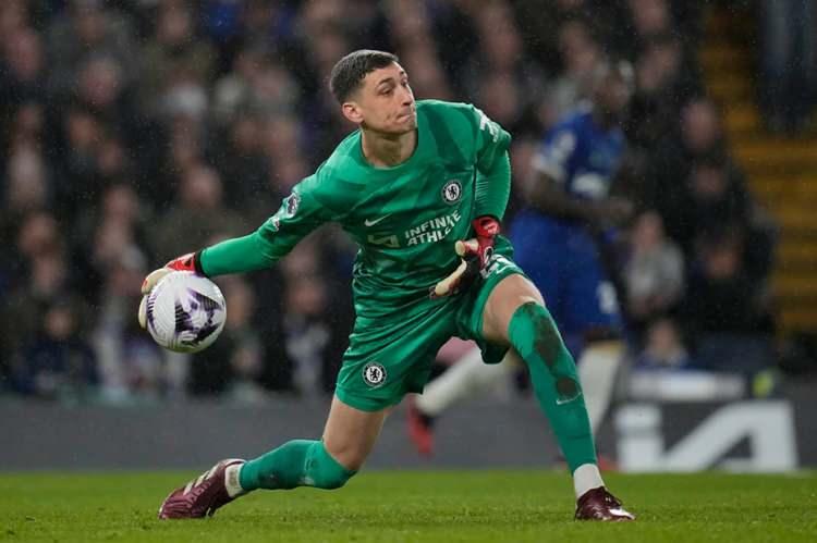 <p>Galatasaray kaleci transferinde Petrovic için Chelsea'ye baskı yapıyor.<br />
<br />
Aslan transferi bitiremezse Cruz Azul'dan Mier'i alacak.<br />
<br />
(AKŞAM)</p>