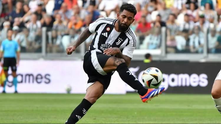 <p>Fenerbahçe, Igor Tudor'un planları arasında yer almayan Brezilyalı orta saha Douglas Luiz ile ciddi şekilde ilgileniyor.<br />
<br />
(AKŞAM)</p>