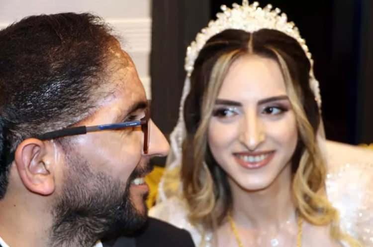 <p><span style="color:#800000"><strong>"YENİ BİR HAYAT BAŞLIYOR"</strong></span></p>
<p><span style="color:#000000">Sümeyra Payveren ise Ebubekir Durmuş'un sargılar içindeki halini ilk gördüğünde dahi geri adım atmadığını belirterek, <em><strong>"Birlikte yaşadık, birlikte iyileştik. Bu zorlu süreçte pes etmedik. Her zorluğu omuz omuza aştık. Şimdi yepyeni bir hayat başlıyor. Daha güzeli için birlikte çalışacağız. O haliyle bile sevdiğim adamdı. Ne yaşarsak yaşayalım, onunla kalacağımı biliyordum. Sabrettik, inandık, 14 yıl sonunda hayalimiz gerçek oldu. Şimdi yepyeni bir hayat başlıyor. Daha güzeli için birlikte çalışacağız"</strong></em> ifadelerini kullandı.</span></p>