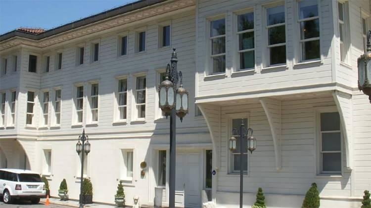 <p>Eski Galatasaray Başkanı Ünal Aysal'ın sahibi olduğu Les Ottomans otel, geçtiğimiz haftalarda icradan satışa çıkmıştı.</p>