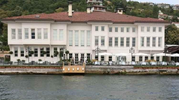 <p>Satışa konu olan yapı, Osmanlı döneminden kalma izler taşıyan ve III. Ahmet dönemine ait kalıntılar, çeşme ve bahçeleriyle dikkat çeken bir miras niteliğinde. </p>