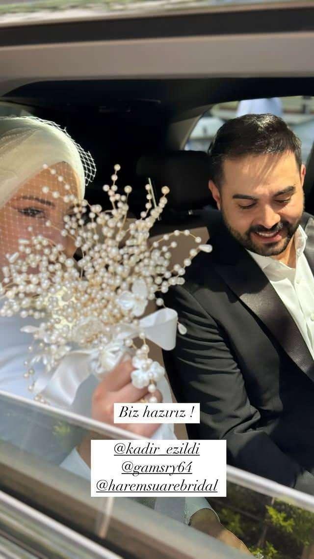 <p><span style="color:#B22222"><strong>DÜĞÜN DAVETİYESİNDEKİ DETAY DİKKAT ÇEKTİ</strong></span></p>
