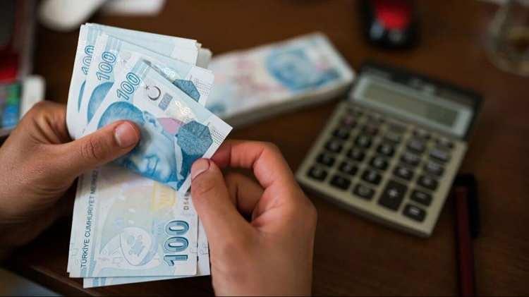 <p>Haziran tahmini: %2,19</p>

<p> </p>

<p>6 aylık enflasyon: %17,61</p>

<p> </p>

<p>Zam oranı: %16,50</p>

<p> </p>

<p>En düşük memur maaşı: 50.940 TL</p>

<p> </p>

<p>En düşük memur emeklisi aylığı: 22.854 TL</p>

