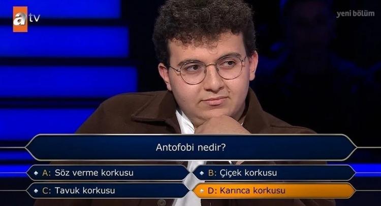 <p><span style="color:#000000"><strong>Yarışmacının kararı hem ekran başındaki hem de stüdyodaki izleyenleri heyecanlandırdı.</strong></span></p>