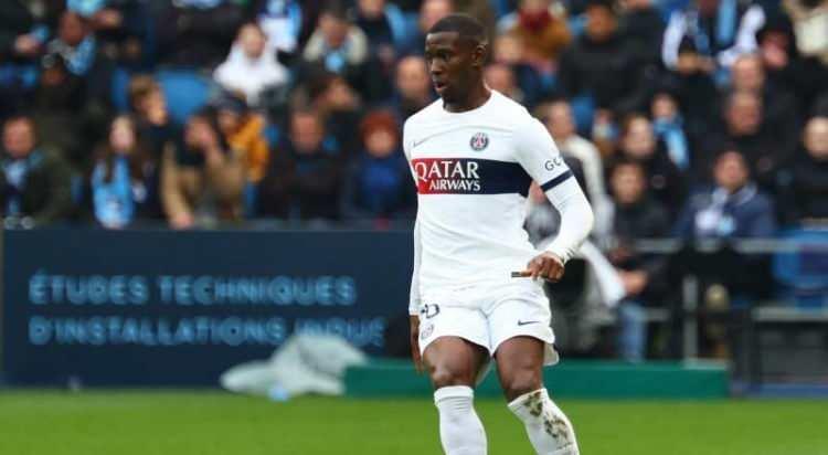 <p>Fenerbahçe, Osayi-Samuel'in alternatifini Fransa'da buldu.<br />
<br />
Sarı-lacivertliler, PSG forması giyen Nordi Mukiele için harekete geçti.<br />
<br />
(TÜRKİYE GAZETESİ)</p>