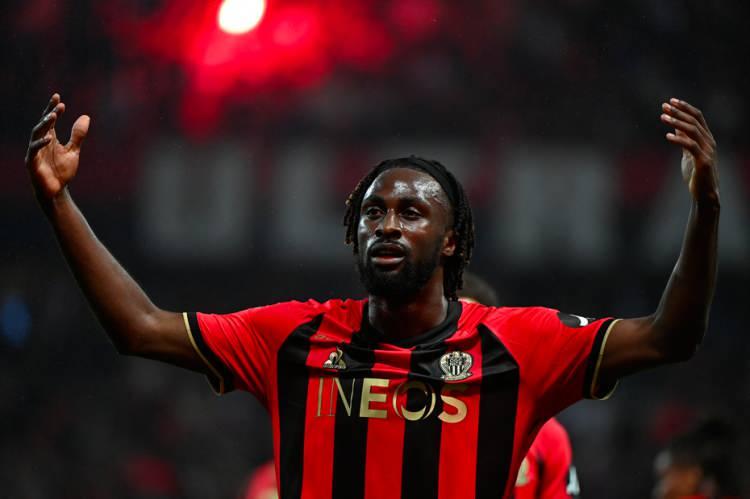 <p>Fenerbahçe'nin Evann Guessand için ısrarı devam ediyor.<br />
<br />
Nice'te forma giyen futbolcuya en ciddi teklif sarı lacivertlilerden geldi.<br />
<br />
(FOTOMAÇ)</p>
