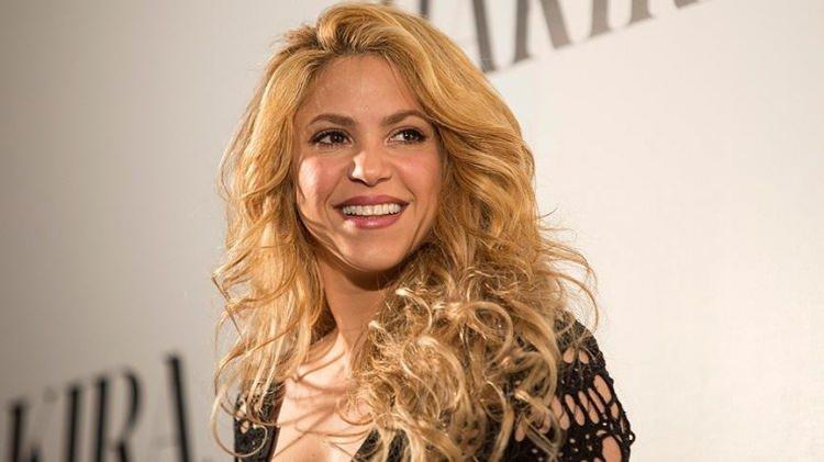 <p><span style="color:#000000"><strong>Tedavisinin ardından sağlığına kavuşan Shakira'nın hastane raporu ise internette sızdırıldı ve açılan sahte hesaplar aracılığıyla bu veriler sosyal medyada yayınlandı.</strong></span></p>