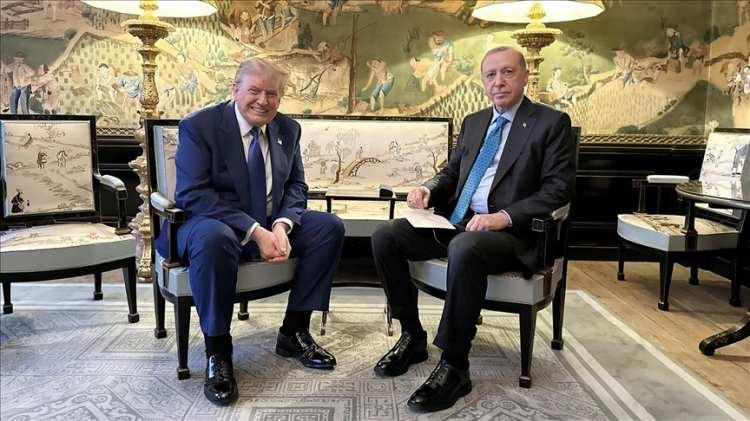 <p>Azerbaycan dönüşünde gazetecilerle bir araya gelen Cumhurbaşkanı Erdoğan,“ F-35 konusunu aramızda konuştuk ve işin takipçisiyiz. Ben Sayın Trump’ın bu konuda yaptığımız anlaşmaya sadık kalacağına inanıyorum. Bu F-35’lerin Türkiye’ye peyderpey teslimi onun döneminde gerçekleşecektir diye düşünüyorum.” demişti.</p>
<p> </p>