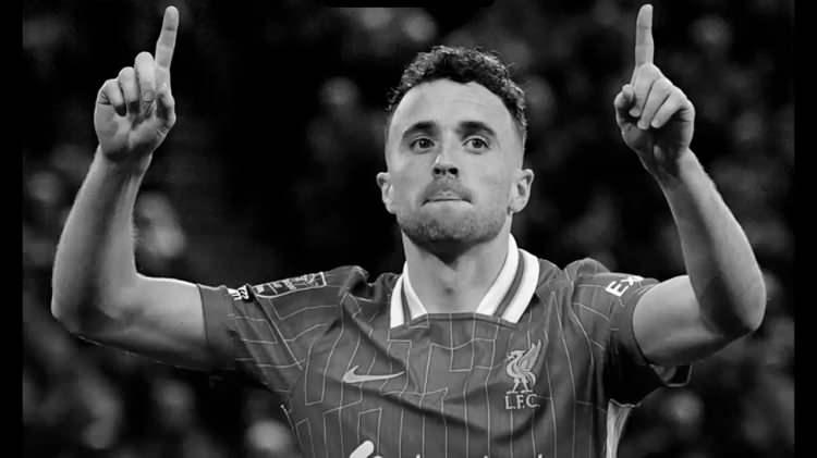 <p>Kazanın Sanabria'nın Zamora bölgesi yakınlarında, A-52'nin 65. kilometresinde meydana geldiği ve Jota'nın yanında 26 yaşındaki kardeşi André ile birlikte seyahat ederken Jota'nın arabasının yoldan çıkarak alev aldığı belirtildi.</p>