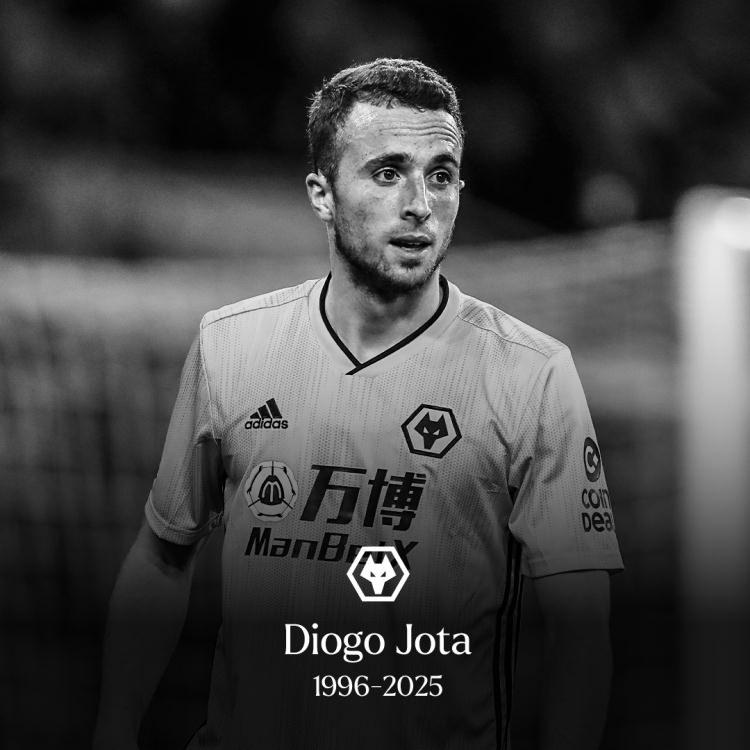 <p>WOLVERHAMPTON:<br />
<br />
Yüreğimiz kırık. Diogo, Wolves'taki zamanında taraftarlarımız tarafından çok sevildi, takım arkadaşları tarafından çok sevildi ve onunla çalışan herkes tarafından çok değer verildi.<br />
<br />
Anılar asla unutulmayacak.<br />
<br />
Kalbimiz Diogo ve kardeşi Andre'nin ailesi, arkadaşları ve sevdikleriyle birlikte.</p>
<p>Gerçekten özleneceksin ve her zaman hatırlanacaksın.</p>