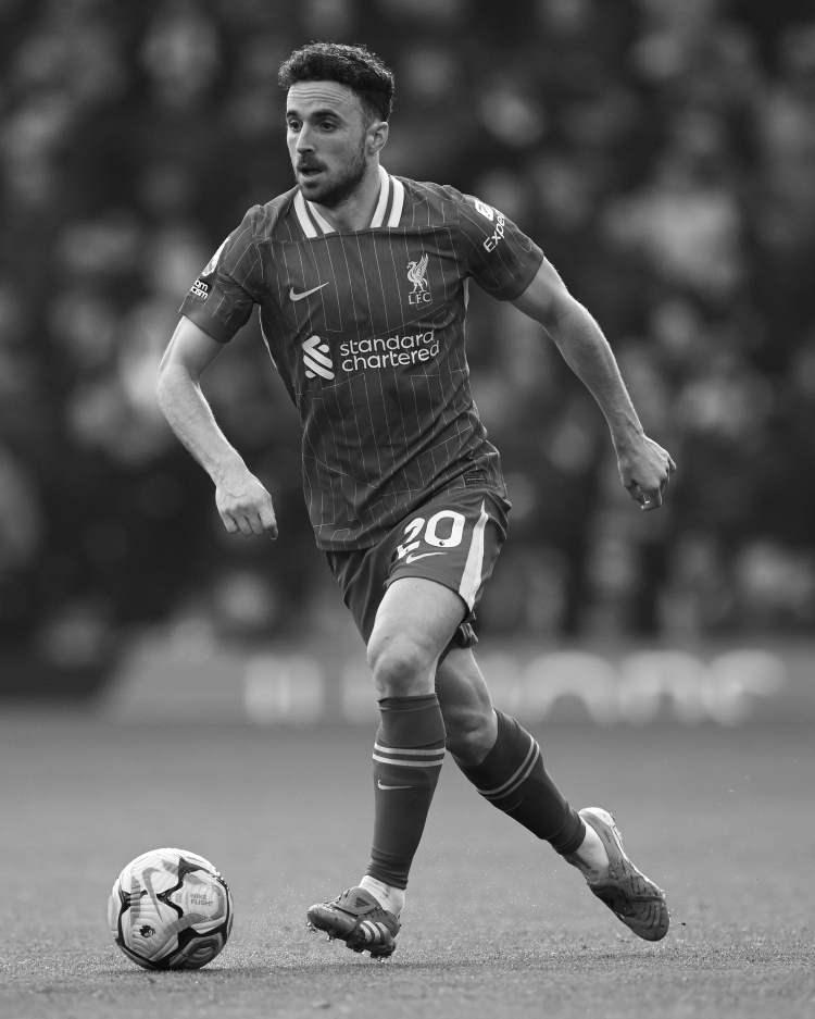 <p>PSG:<br />
<br />
Paris Saint-Germain, Diogo Jota ve kardeşi André'nin vefatını büyük bir üzüntüyle öğrendi.<br />
<br />
Kulüp, merhumun ailesine, sevdiklerine, Liverpool kulübüne ve Portekiz Milli Takımı'na en içten taziyelerini sunar. Bu trajik zamanda tüm düşüncelerimiz onlarla birlikte.</p>