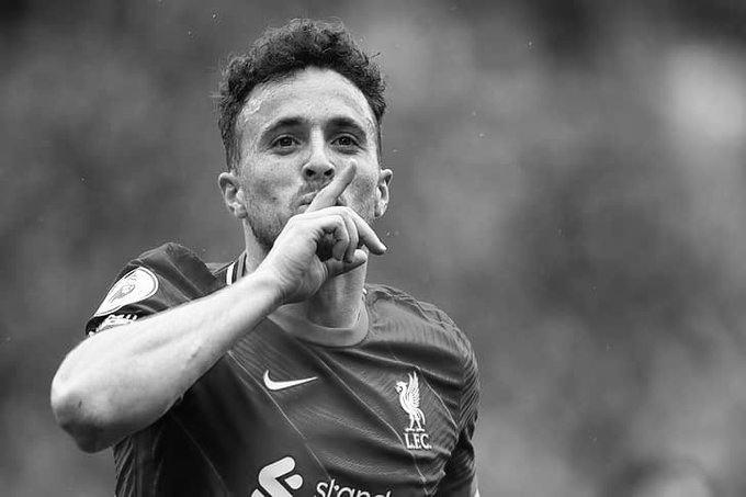 <p>SAMSUNSPOR:<br />
<br />
Diogo Jota ve kardeşinin vefatını büyük bir üzüntüyle öğrenmiş bulunmaktayız.<br />
<br />
Futbol dünyasını yasa boğan bu derin kayıp zamanında, ailesine, sevdiklerine, takım arkadaşlarına ve tüm Liverpool camiasına en içten başsağlığı dileklerimizi iletiyoruz.</p>