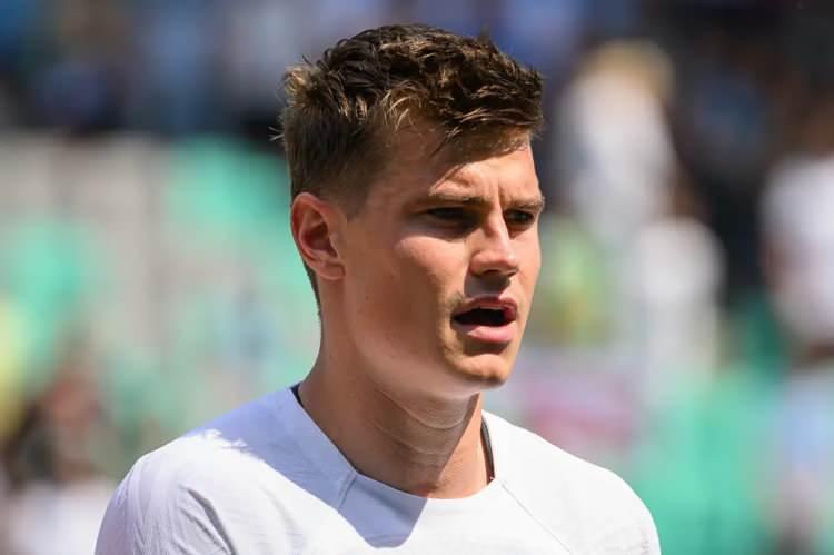 <p>Jaka Bijol ➡ Leeds United</p>