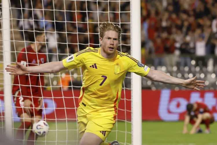 <p>Kevin De Bruyne ➡ Napoli</p>