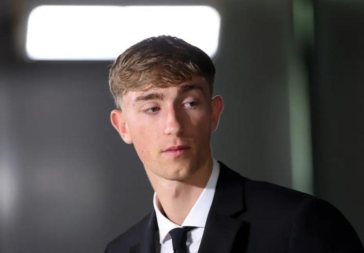 <p>Dean Huijsen ➡ Real Madrid</p>