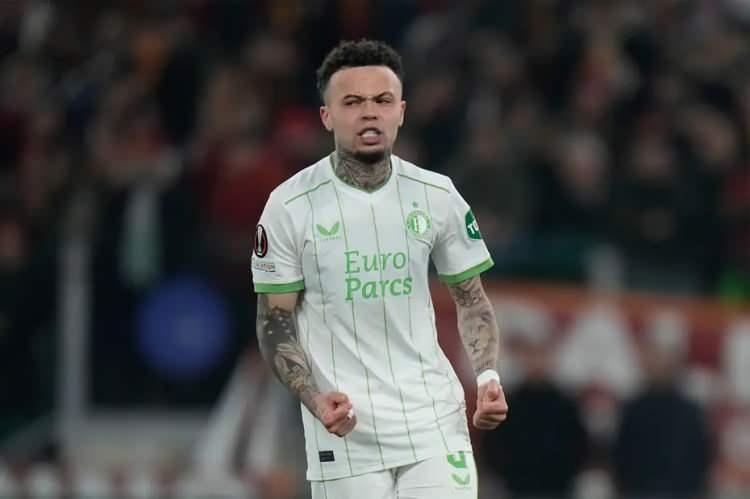 <p>Quilindschy Hartman ➡ Burnley</p>