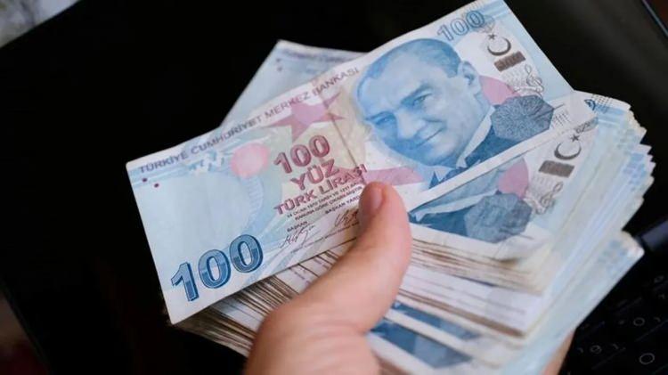 <p>Bu yılın ilk altı ayına ait enflasyon oranının yüzde 6'yı aşan kısmı ise memur ve emeklilere enflasyon farkı olarak yansıtılacak.</p>

<p> </p>

