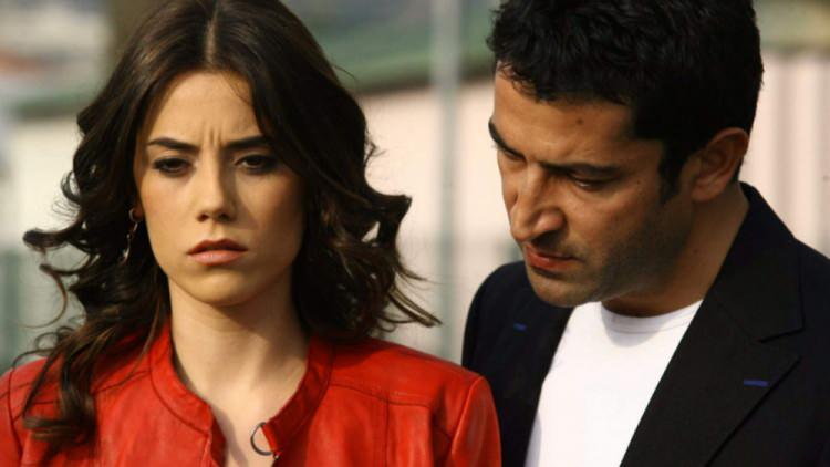 <p><span style="color:#000000">daha sonraları rol aldığı "Acı Hayat", "Ezel" ve "Karadayı" gibi dizilerdeki performansı ile de izleyiciyi etkilemişti.</span></p>
