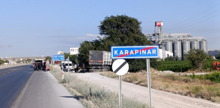 <p>Dün saat 04.30 sıralarında Karapınar-Konya kara yolunun 7'nci kilometresinde şarampolde devrilen ve yandığı belirlenen TIR'ın kabin bölümünde şoför Özcan Karakaya'nın cesedi bulundu. </p>
<p> </p>