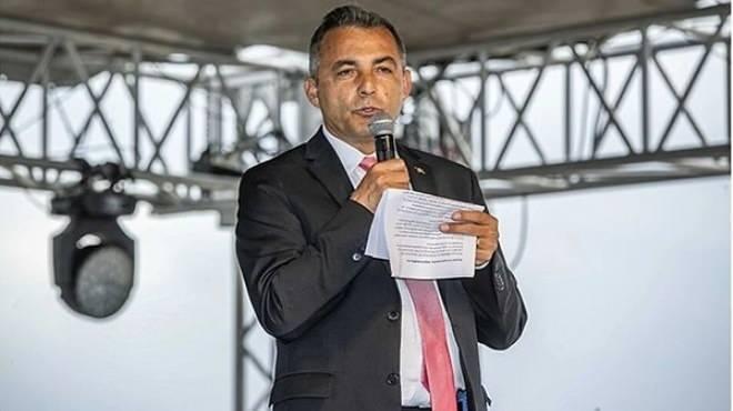 <p><span style="color:#B22222"><strong>NİYAZİ NEFİ KARA </strong></span></p>
<p> </p>
<p>Antalya'da Manavgat Belediyesi'ne yönelik "rüşvet, irtikap ve zimmet" operasyonunda Belediye Başkanı Niyazi Nefi Kara ve belediye başkan yardımcılarının da aralarında bulunduğu 41 kişi gözaltına alındı.</p>
<p> </p>