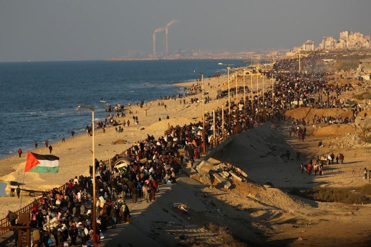 <p>Tel Aviv yönetimi, Uluslararası Adalet Divanı'nın saldırıların durdurulması yönündeki karar ve çağrılarını da görmezden gelmeye devam ediyor.</p>

<p>​</p>

