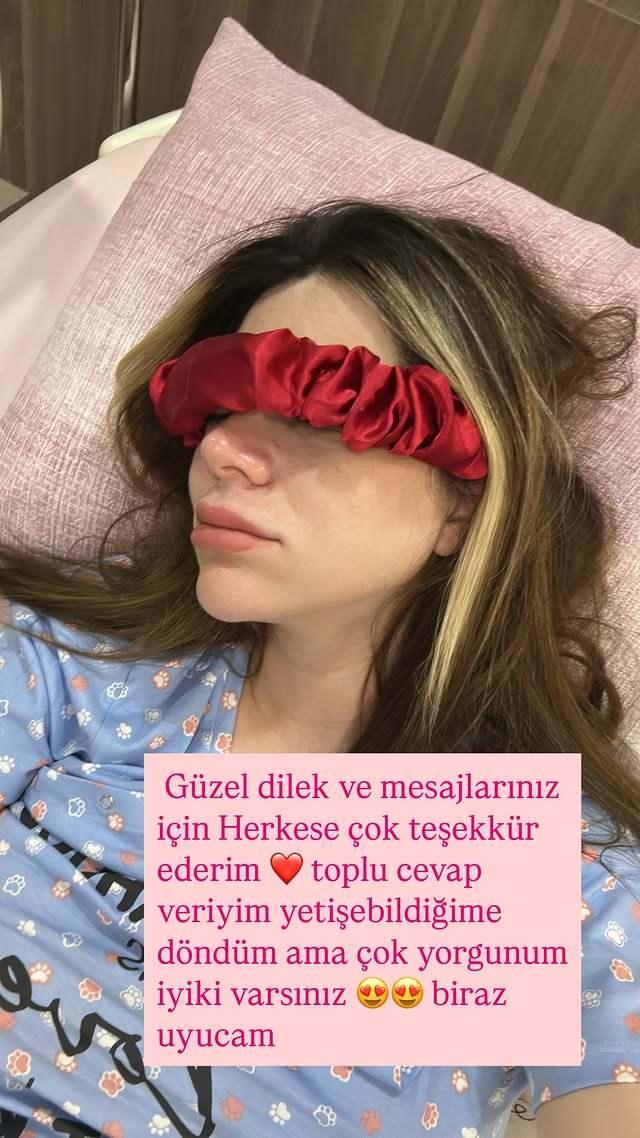 <p><strong><span style="color:#800000">TAKİPÇİLERİNE TEŞEKKÜR ET<em></em>Tİ</span></strong></p>
<p><span style="color:#000000">İlayda Şeker ise paylaşımında, <em><strong>"Güzel dilek ve mesajlarınız için hepinize teşekkür ederim. Toplu cevap vereyim yetişebildiğime döndüm ama çok yorgunum iyi ki varsınız. Biraz uyuyacağım"</strong></em> sözleriyle takipçilerine teşekkür etti.</span></p>