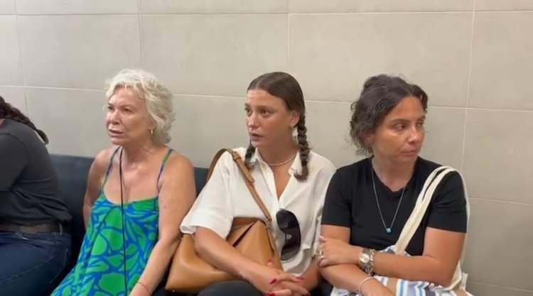 <p><span style="color:#000000"><strong>Barım'ın bu sözleri üzerine salonda bulunan Serenay Sarıkaya ve diğer oyuncular gözyaşlarına hakim olamadı.</strong></span></p>