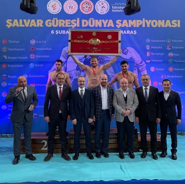 <p><span style="color:rgb(0, 0, 0)">Alt boylardan, başpehlivanlığa kadar tüm boylarda dereceleri olan İsmail Balaban, 2013 yılında yapılan 652. Kırkpınar Yağlı Güreşleri'nde ilk kez başpehlivan olmuştu.</span></p>